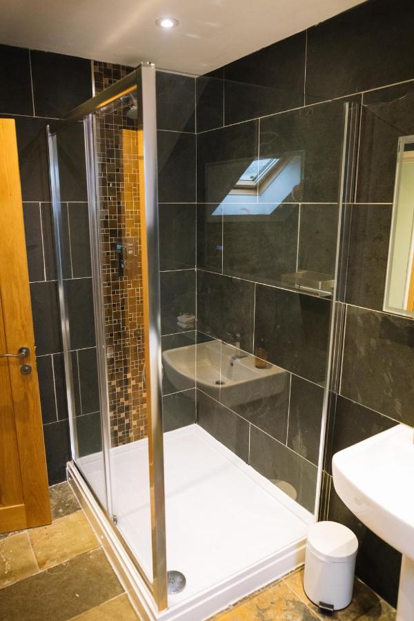 The Tal-Y-Cafn Hotel كونوي المظهر الخارجي الصورة